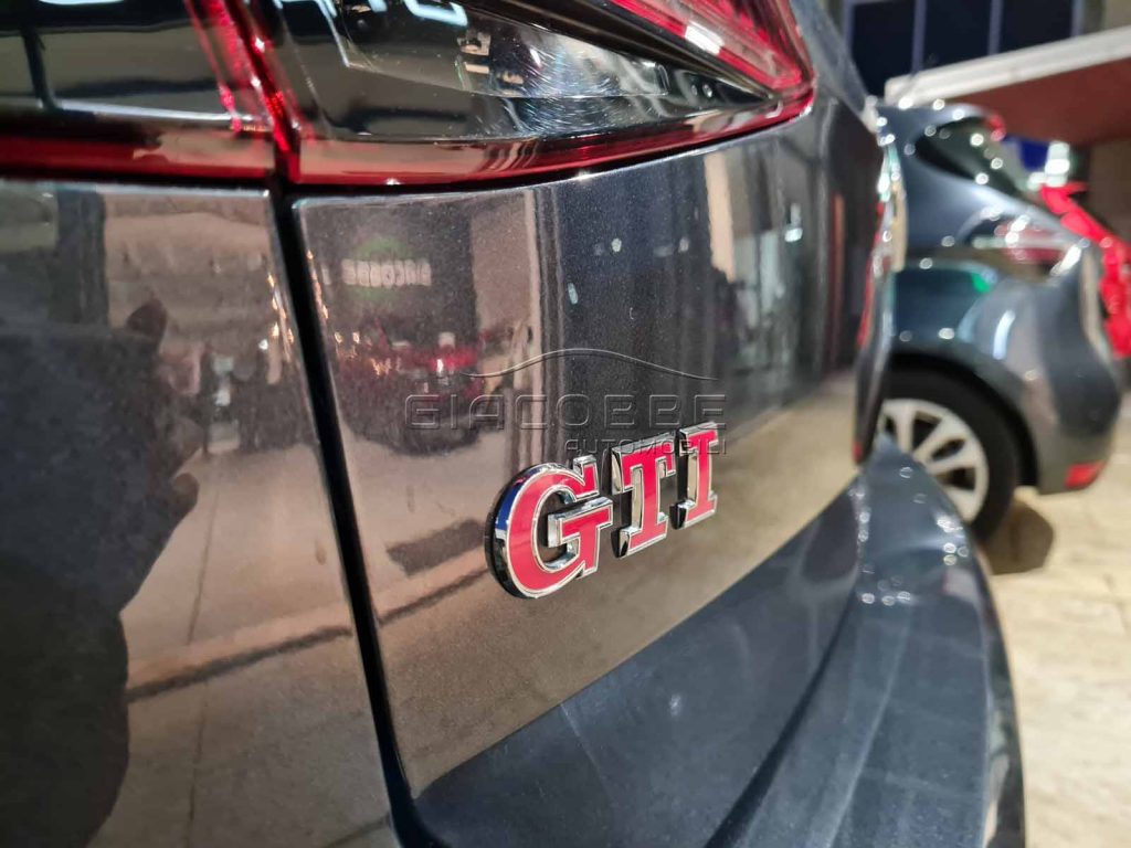 Volkswagen Golf GTI 2.0 Performance Dark Iron