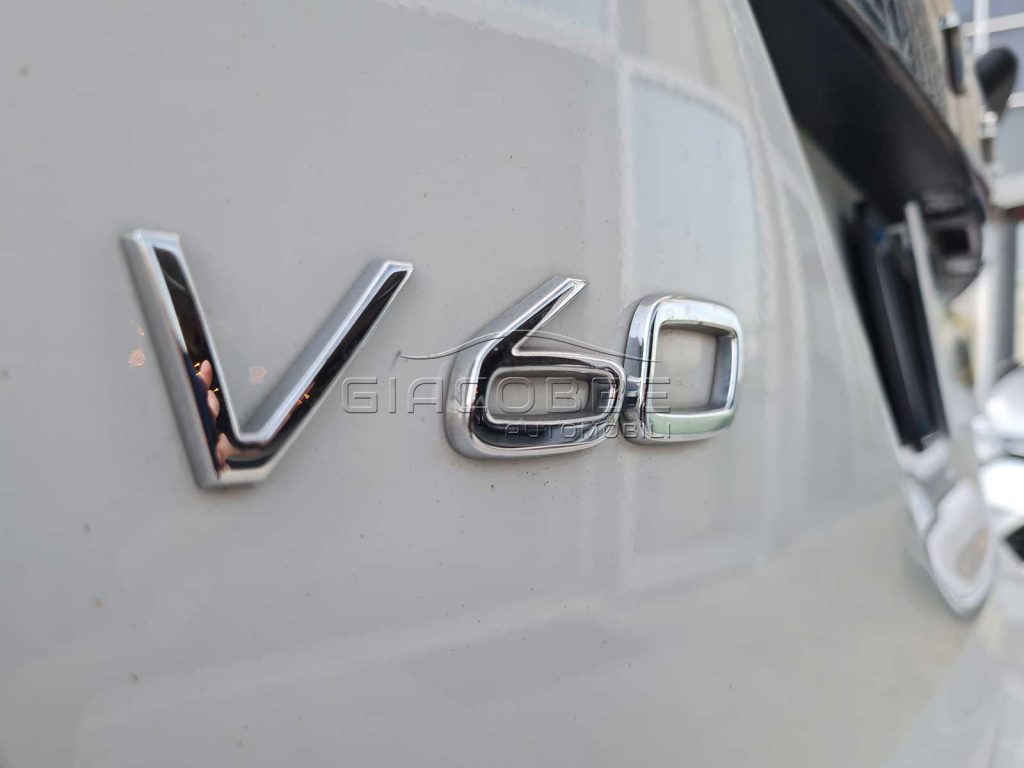 Volvo V60 2.0 D3 Business Geartronic Bianco Ghiaccio